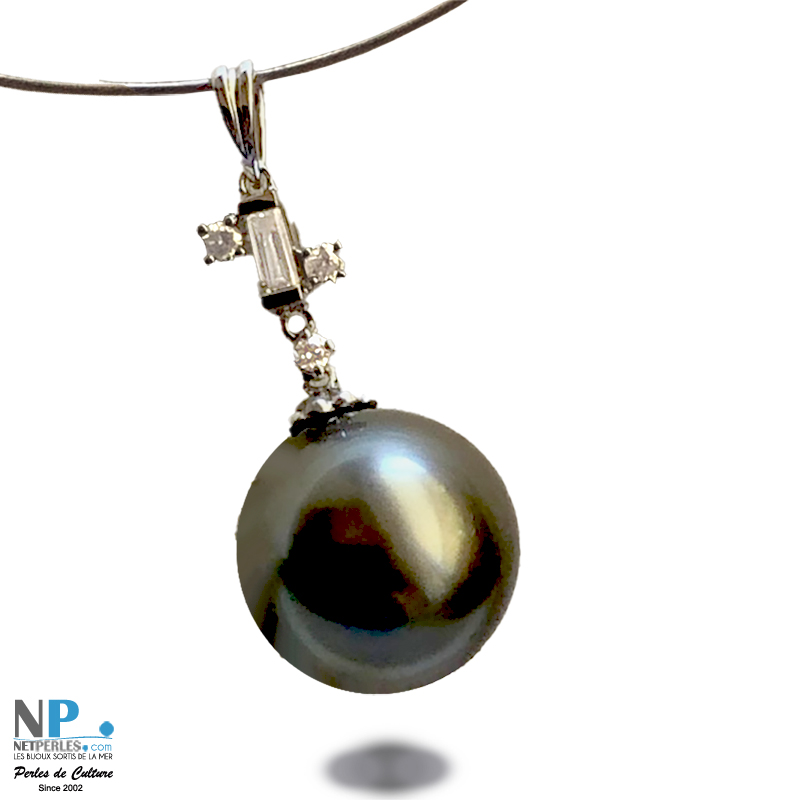 Pendentif en Or gris avec Perle de Tahiti (12 à 13 mm)  avec diamants brillants et un diamant barrette de toute beaute